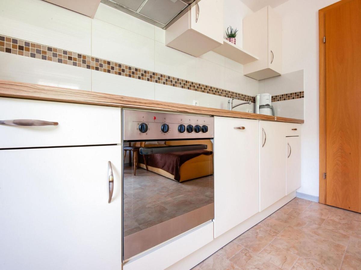 Attractive Apartment In Hainzenberg With Ski Room Exterior photo