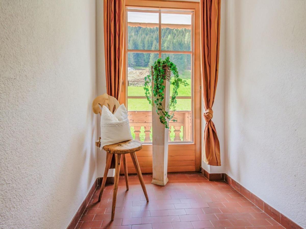 Attractive Apartment In Hainzenberg With Ski Room Exterior photo