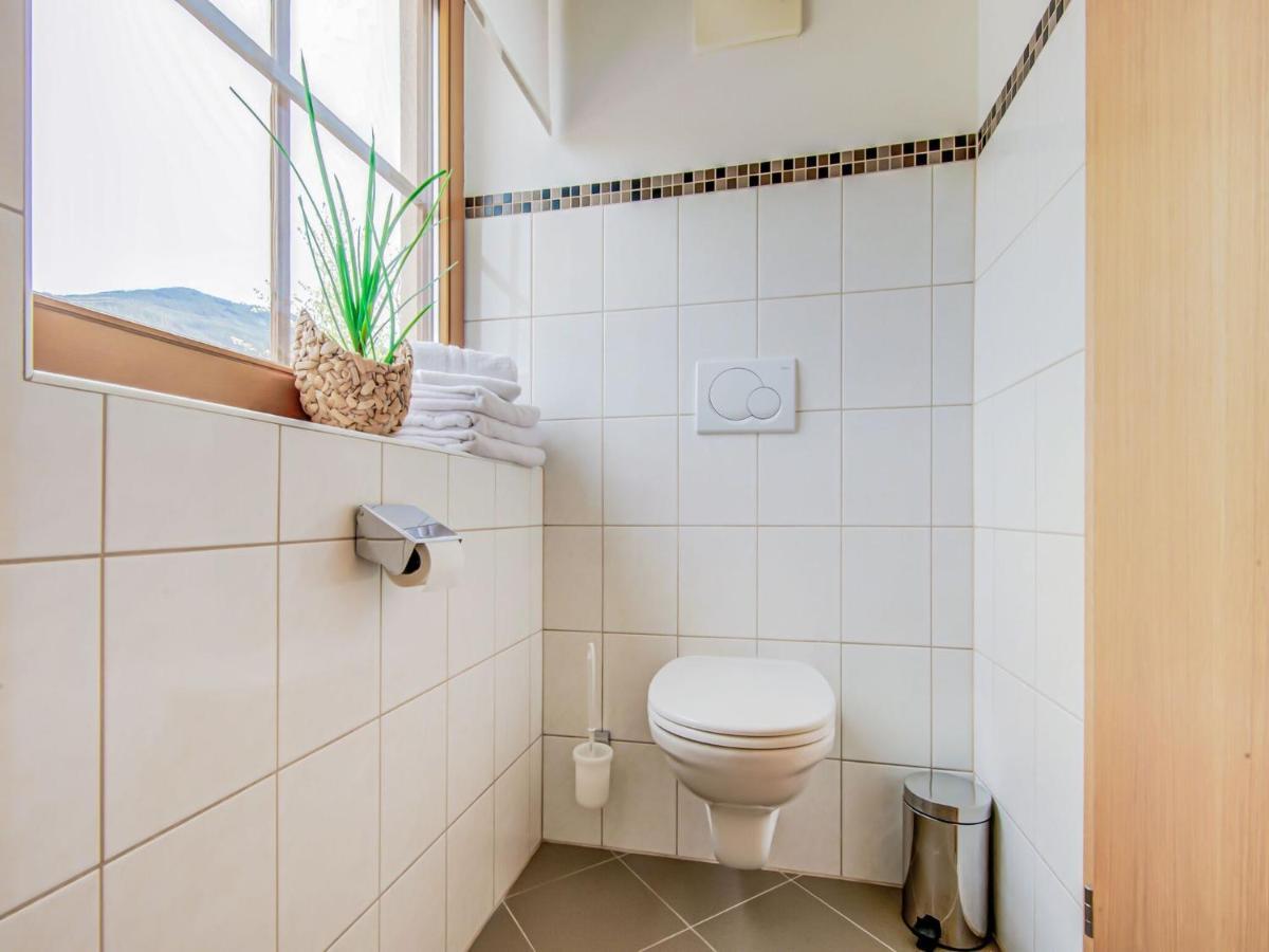 Attractive Apartment In Hainzenberg With Ski Room Exterior photo