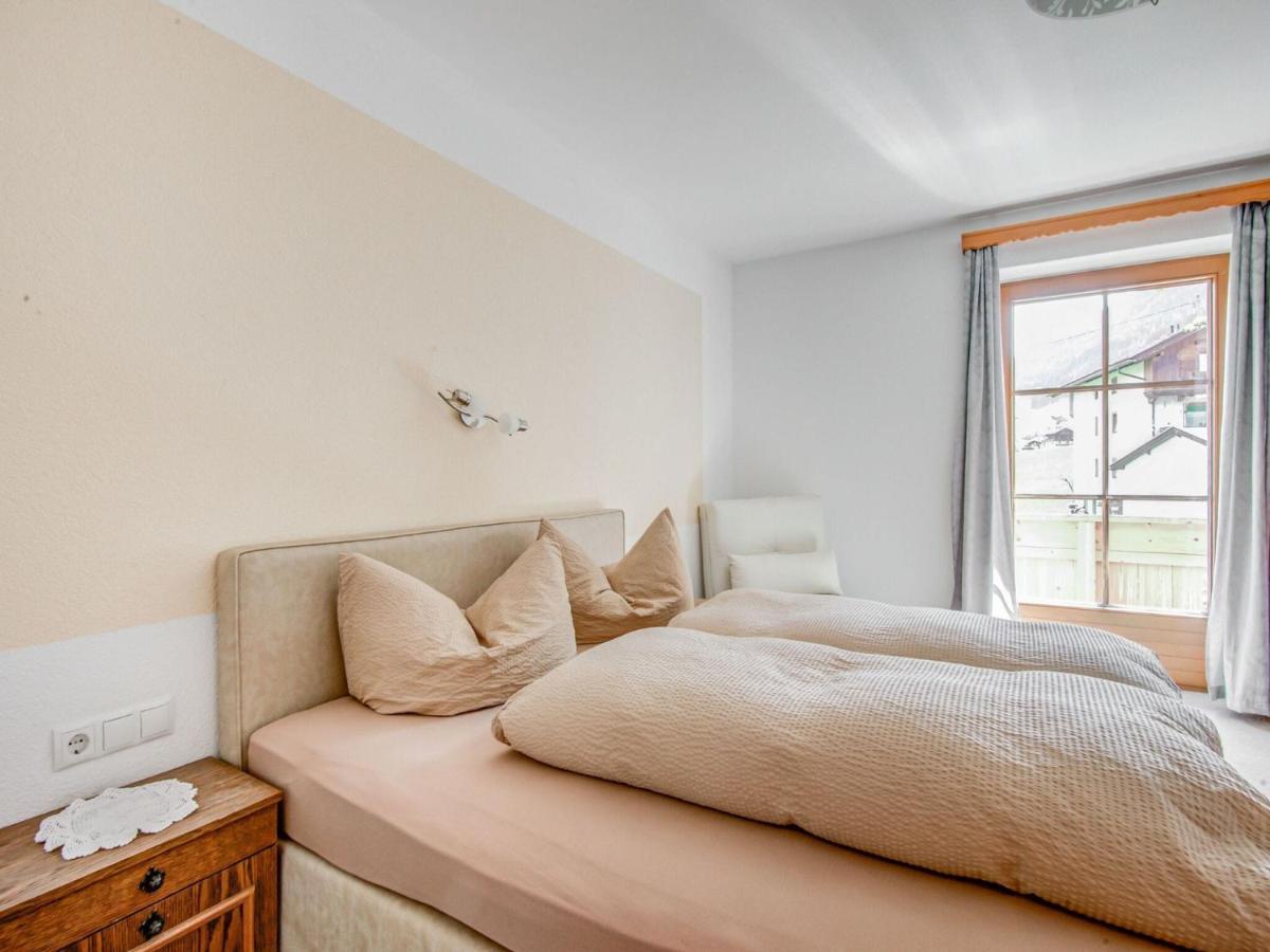 Attractive Apartment In Hainzenberg With Ski Room Exterior photo