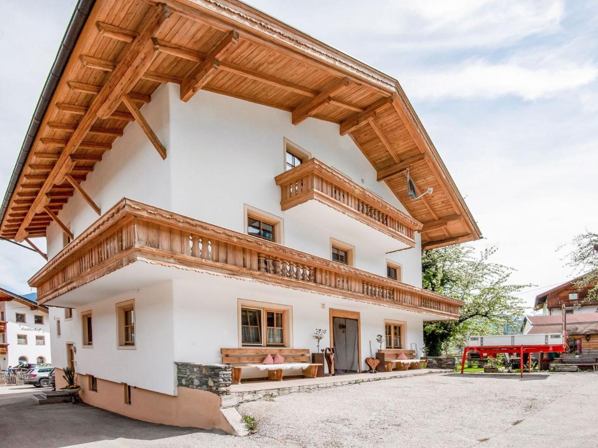 Attractive Apartment In Hainzenberg With Ski Room Exterior photo